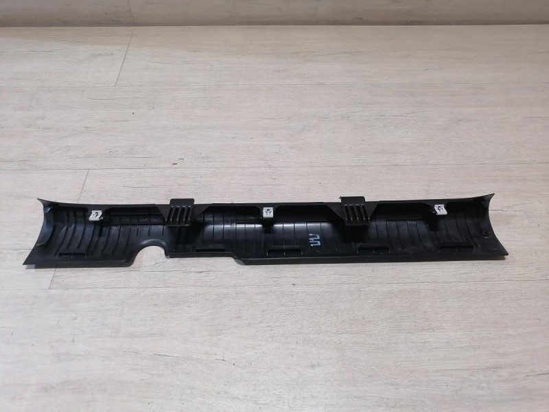 Rio 4 №1 обшивка порога передняя правая