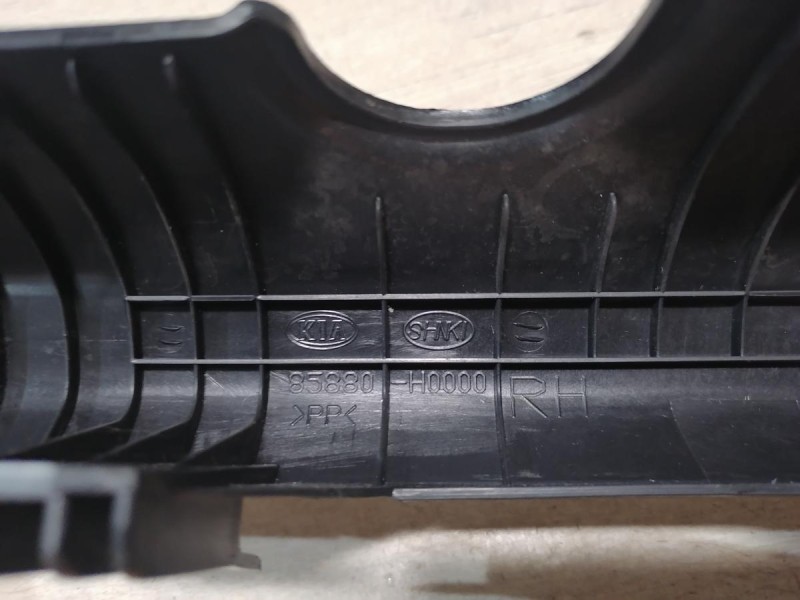 Rio 4 №1 обшивка порога передняя правая