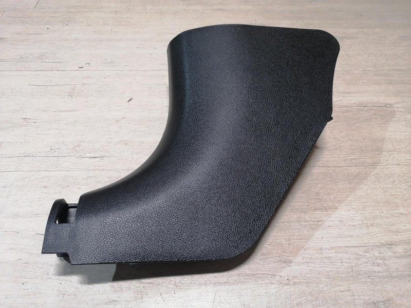 Rio 4 №1 обшивка передней стойки нижняя левая