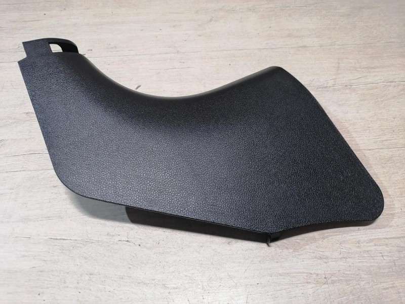 Rio 4 №1 обшивка передней стойки нижняя левая