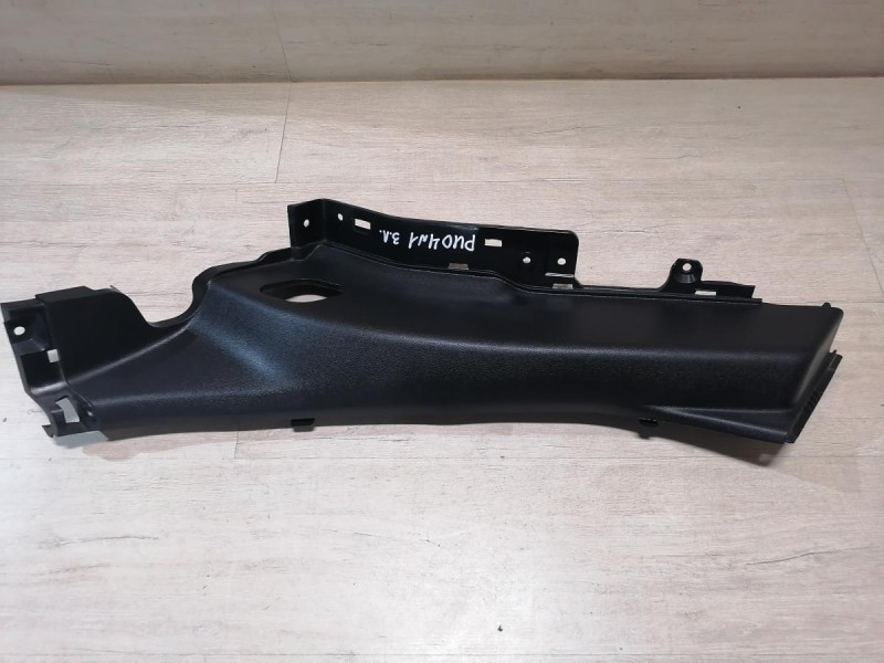 Rio 4 №1 обшивка задней стойки нижняя левая