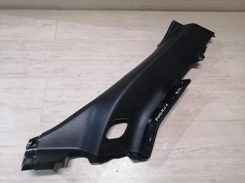 Rio 4 №1 обшивка задней стойки нижняя правая