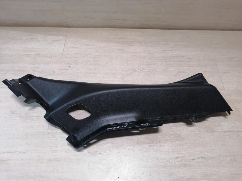 Rio 4 №1 обшивка задней стойки нижняя правая