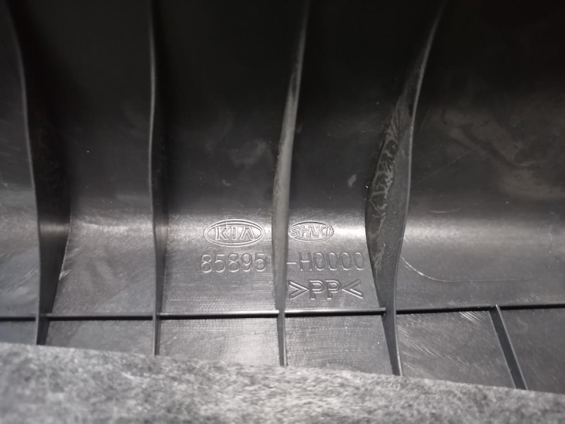 Rio 4 №1 обшивка задней стойки нижняя правая