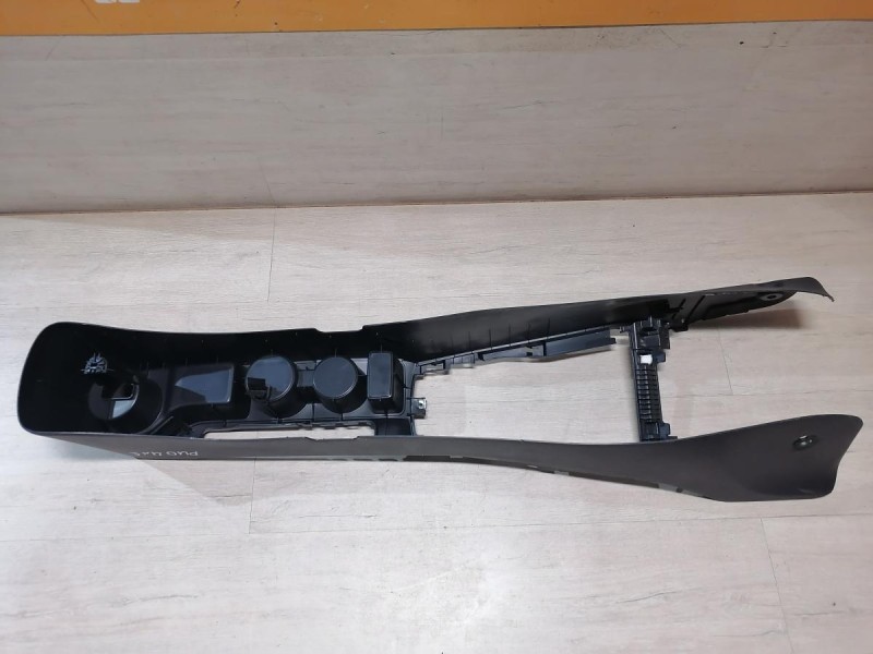 Rio 4 №1 консоль центральная деф