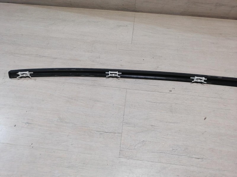 Rio 4 №1 молдинг крыши левый