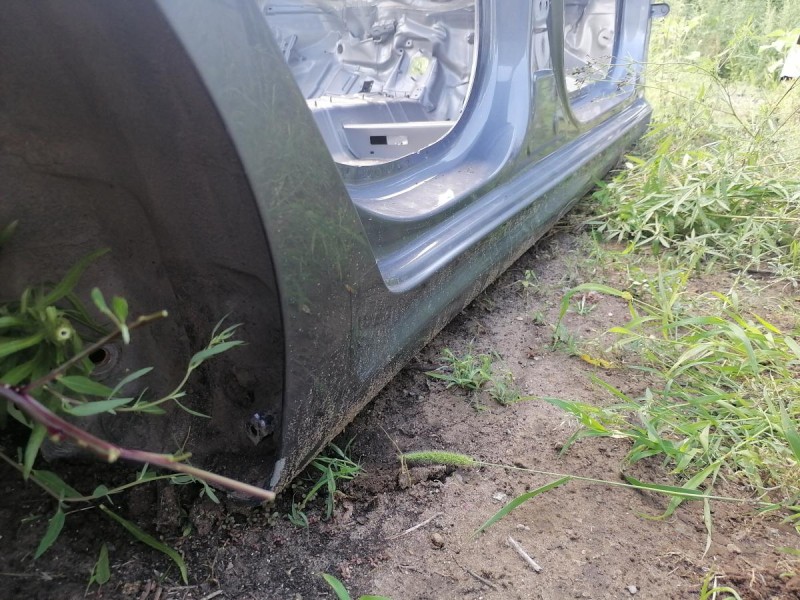 Rio 4 №1 порог правый