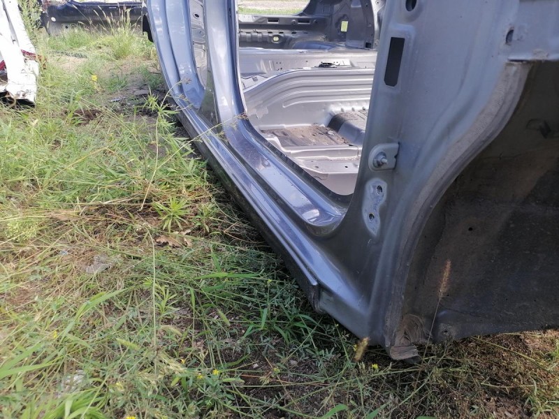 Rio 4 №1 порог правый