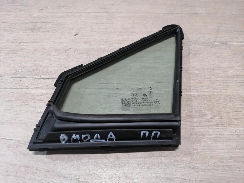 Omoda C5 форточка передняя правая 23