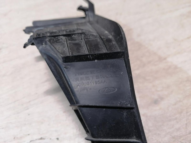 Omoda C5 уголок жабо левый