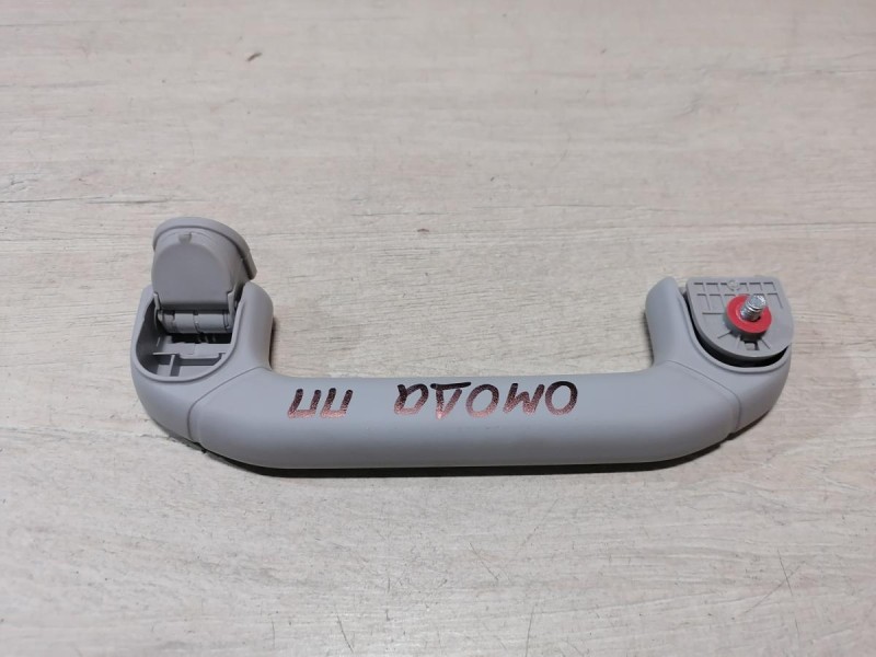 Omoda C5 ручка потолка передняя правая