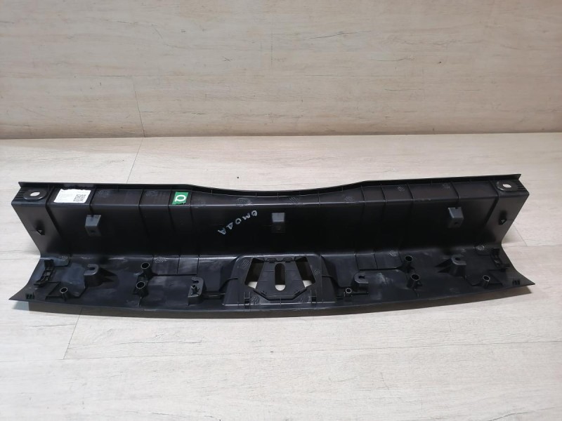 Omoda C5 обшивка задней панели накладка