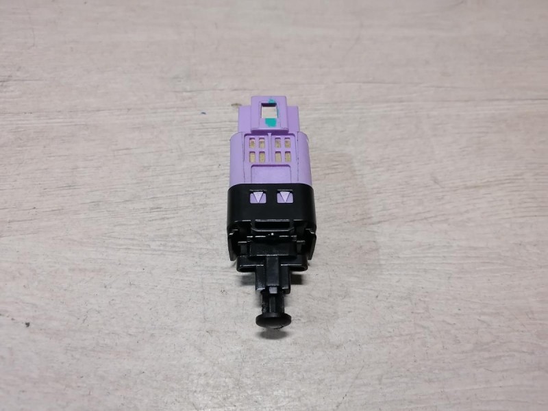 Omoda C5 концевик педали тормоза