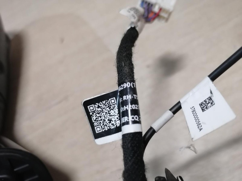 Omoda C5 зеркало правое камера 360