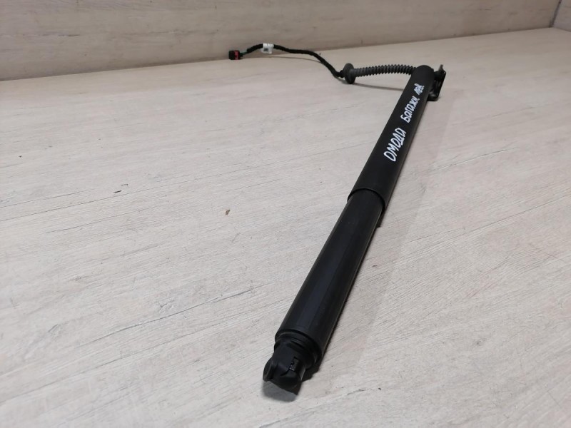 Omoda C5 амортизатор крышки багажника левый электро