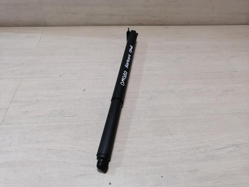 Omoda C5 амортизатор крышки багажника правый