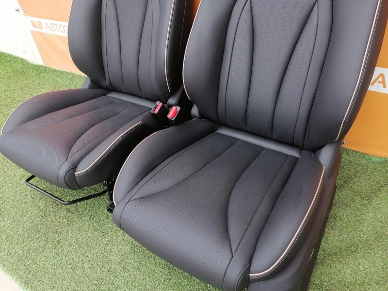 Omoda C5 сиденья передние деф