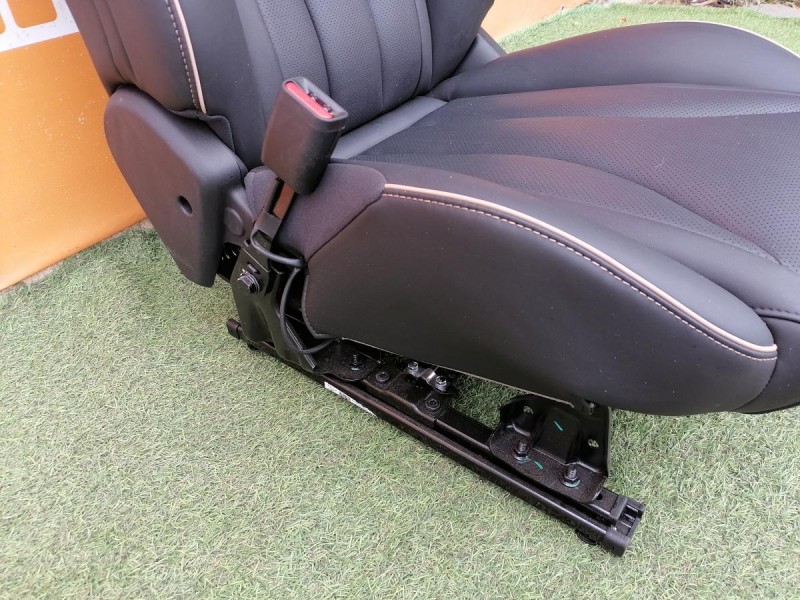 Omoda C5 сиденья передние деф