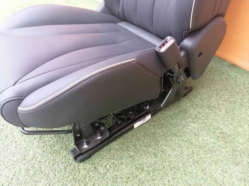 Omoda C5 сиденья передние деф