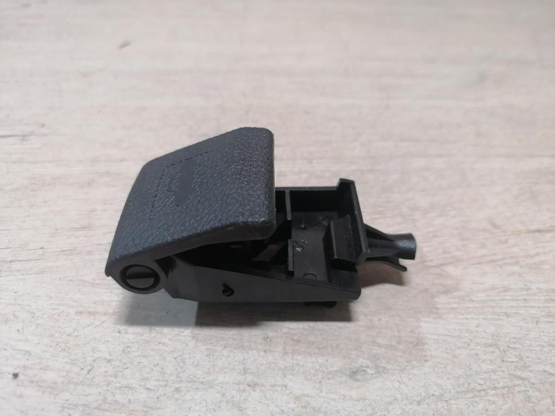 Omoda C5 ручка открывания капота в салоне