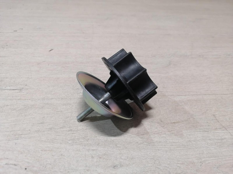 Omoda C5 фиксатор запаски