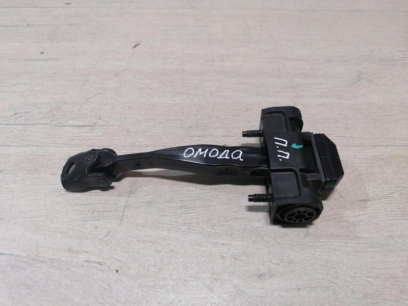 Omoda C5 ограничитель двери передний