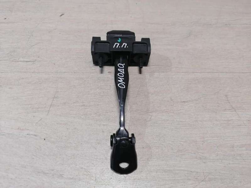 Omoda C5 ограничитель двери передний