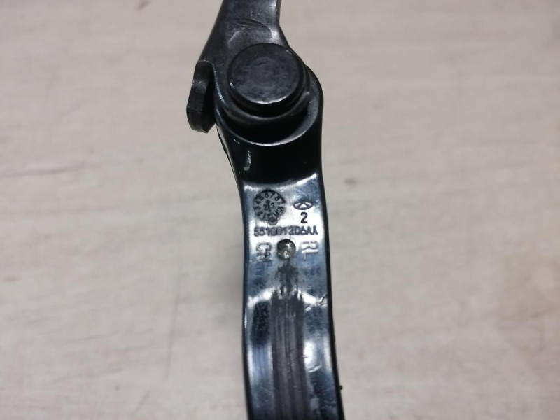 Omoda C5 ограничитель двери задний