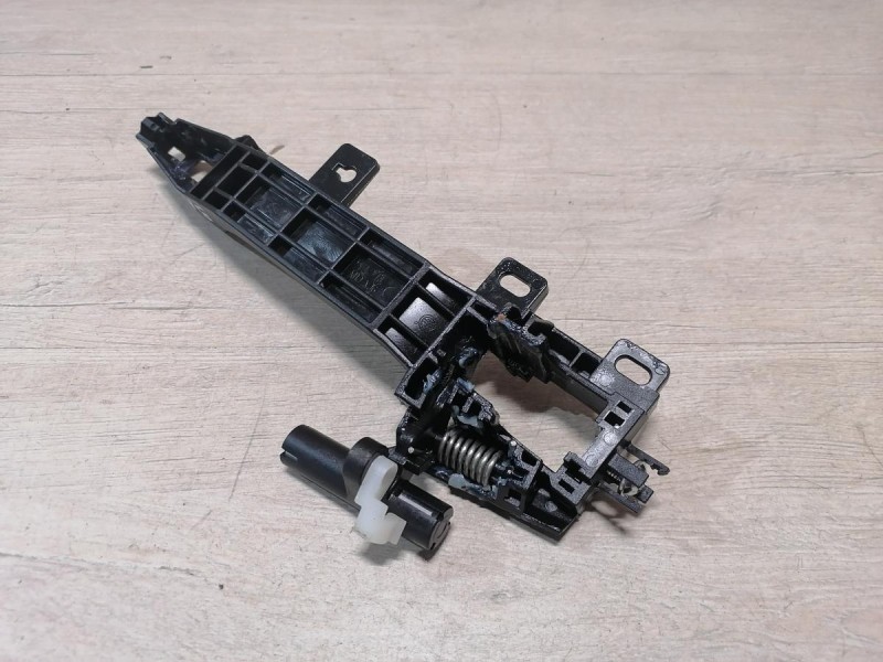 Omoda C5 кронштейн ручки двери задний левый