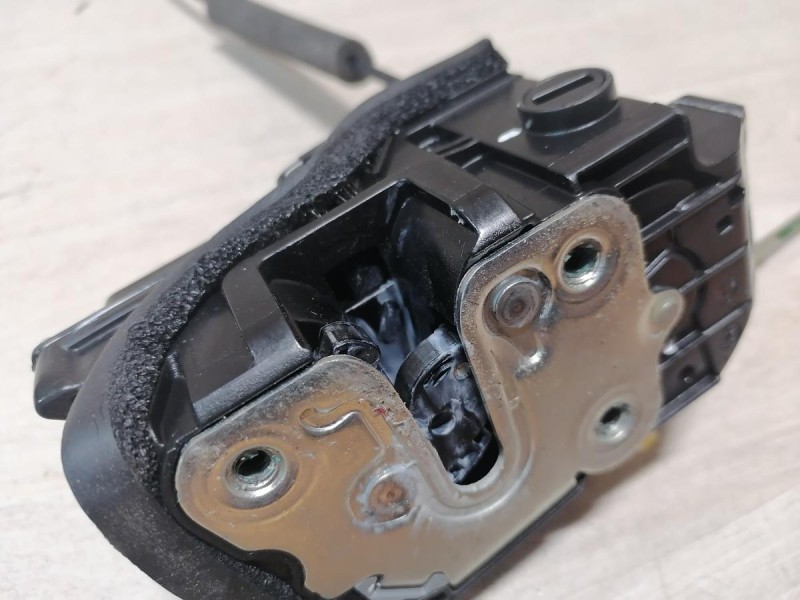 Omoda C5 замок двери задний левый