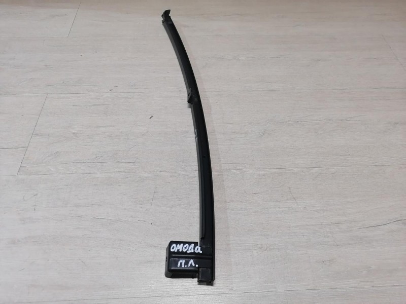 Omoda C5 направляющая стекла передняя левая длинная