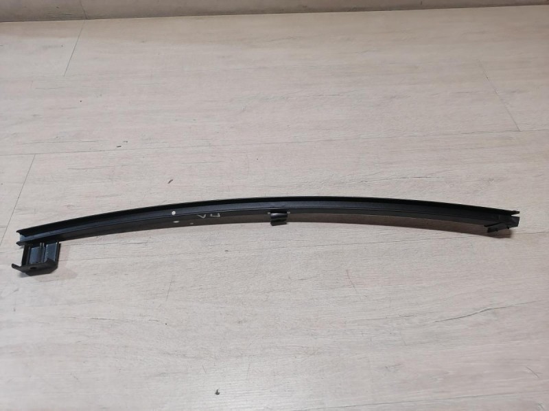 Omoda C5 направляющая стекла передняя левая длинная