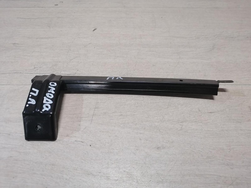 Omoda C5 направляющая стекла передняя левая короткая