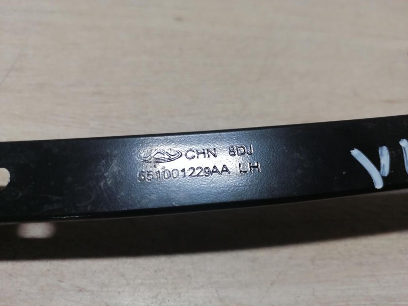 Omoda C5 направляющая стекла передняя левая короткая