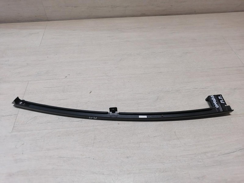 Omoda C5 направляющая стекла передняя правая длинная