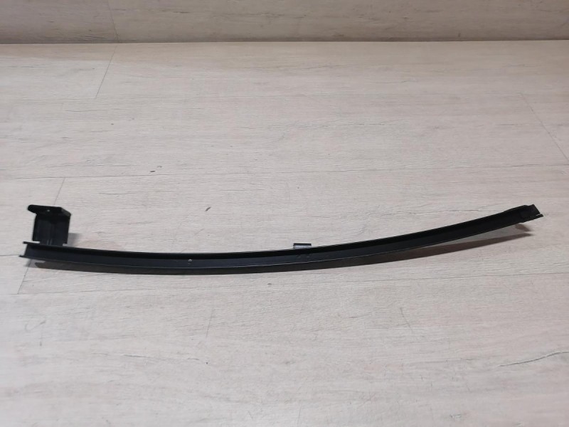 Omoda C5 направляющая стекла передняя правая длинная