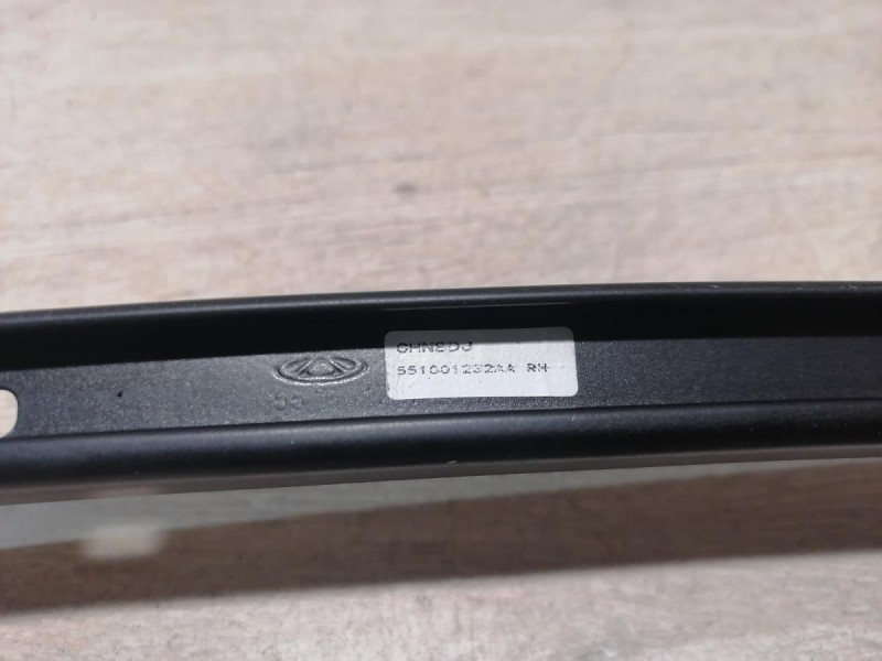 Omoda C5 направляющая стекла передняя правая длинная