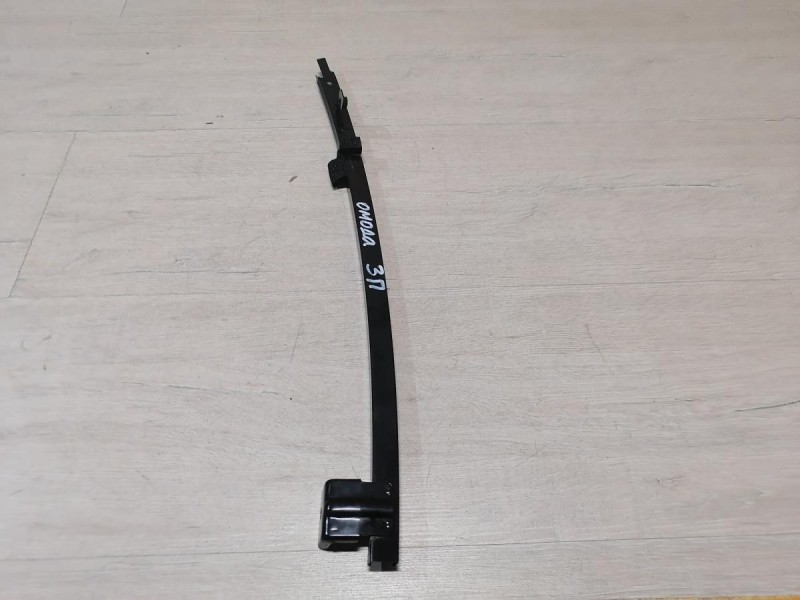 Omoda C5 направляющая стекла задняя правая