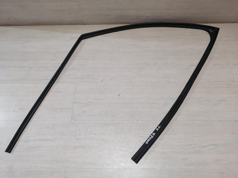 Omoda C5 бархотка верхняя передняя левая