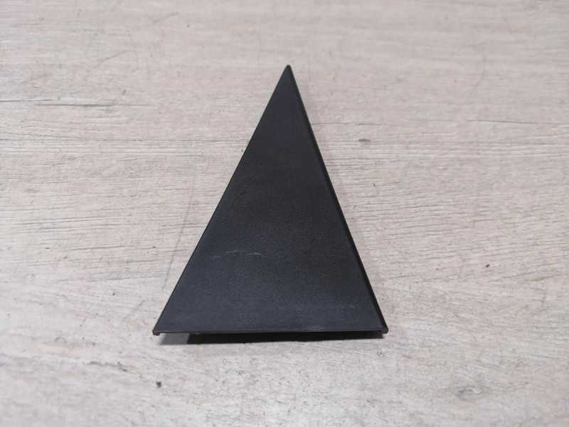 Omoda C5 накладка задней двери внутренняя левая уголок