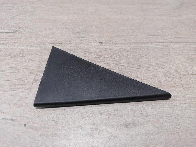 Omoda C5 накладка задней двери внутренняя левая уголок