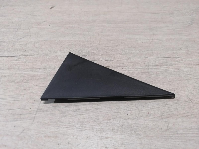 Omoda C5 накладка задней двери внутренняя правая уголок