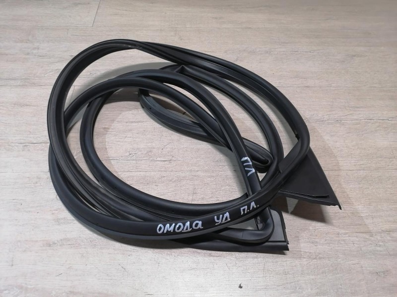 Omoda C5 уплотнитель двери передний левый