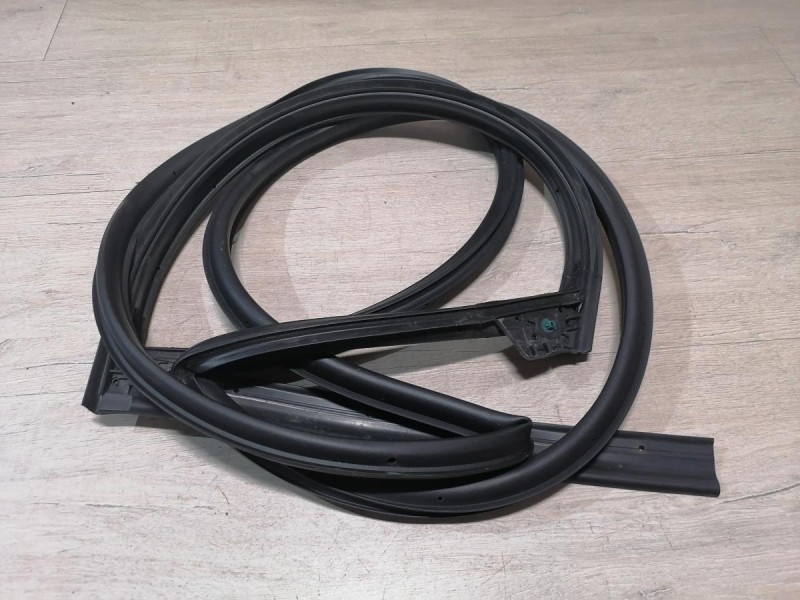 Omoda C5 уплотнитель двери задний левый