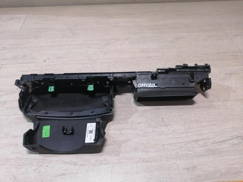 Omoda C5 дефлектор торпедо левый деф