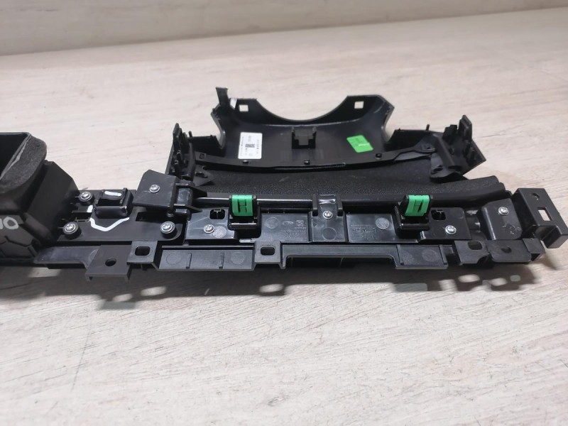 Omoda C5 дефлектор торпедо левый деф