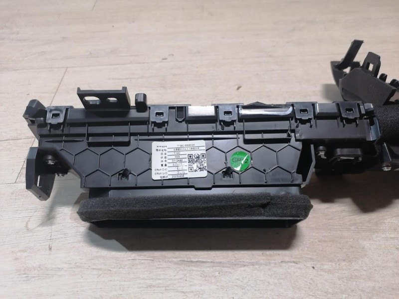 Omoda C5 дефлектор торпедо левый деф