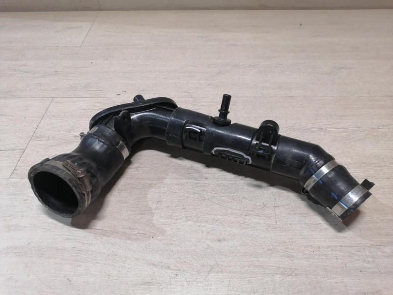 Omoda C5 патрубок интеркулера деф