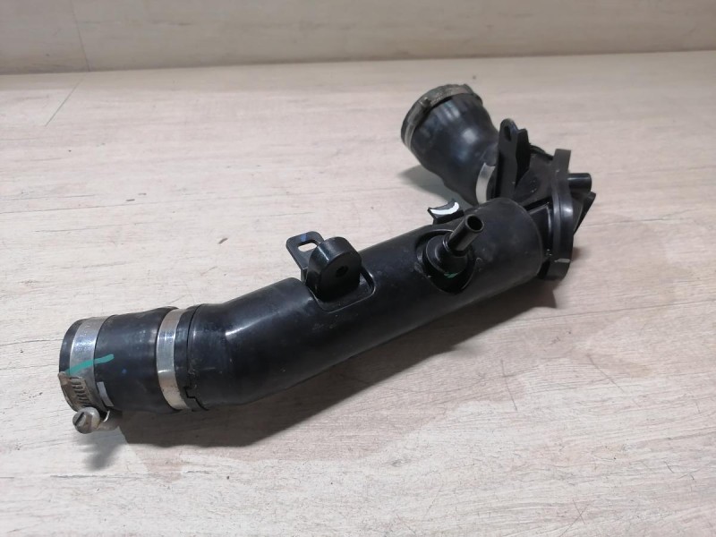 Omoda C5 патрубок интеркулера деф