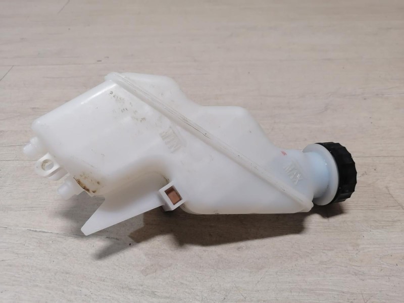 Omoda C5 бачок тормозного цилиндра